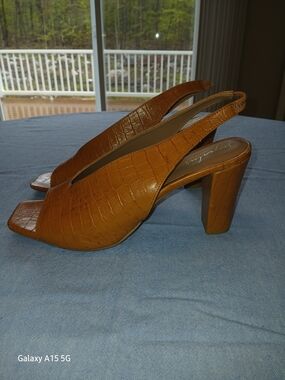 Journee Collection Honey Brown Croc-Embossed Slingback Heels
